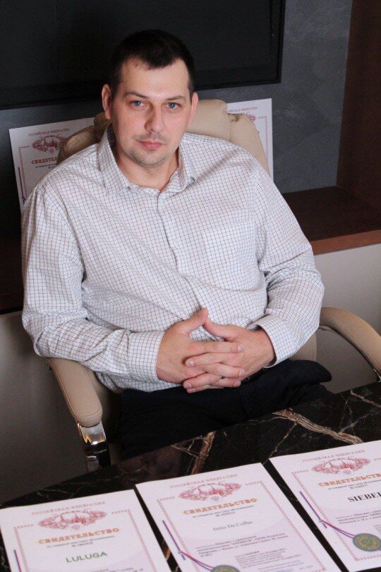 Я, Филиппов Константин Александрович — патентный поверенный РФ № 2115,  регистрирую товарные знаки с 2012 г.
